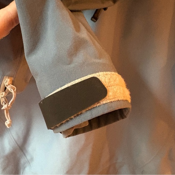 Arc’teryx Javelin JV Gore-Tex Hoodie Jacket Women’s - Picture 7 of 16